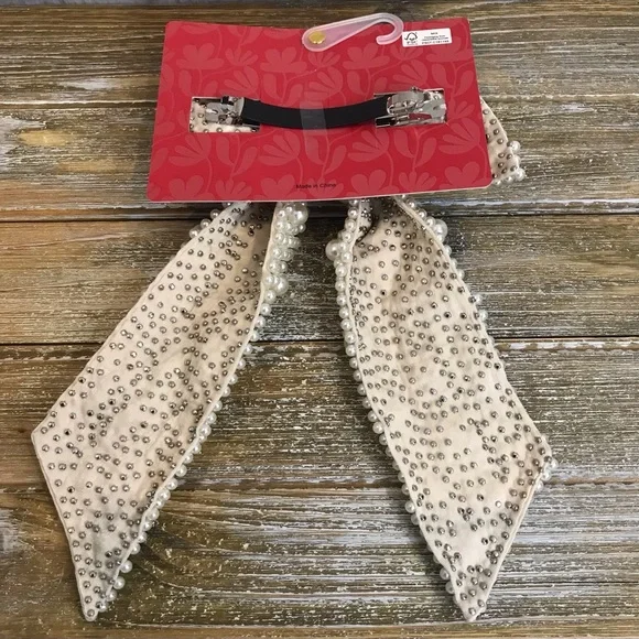 Sincerely Jules Pearl Embellished Bow Hair Clip NEW - Picture 3 of 6